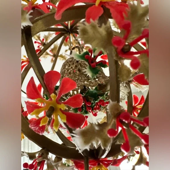 Set of 2 Bell Balls VINTAGE Mistletoe and Poinsettia Kissing Christmas - Picture 5 of 8